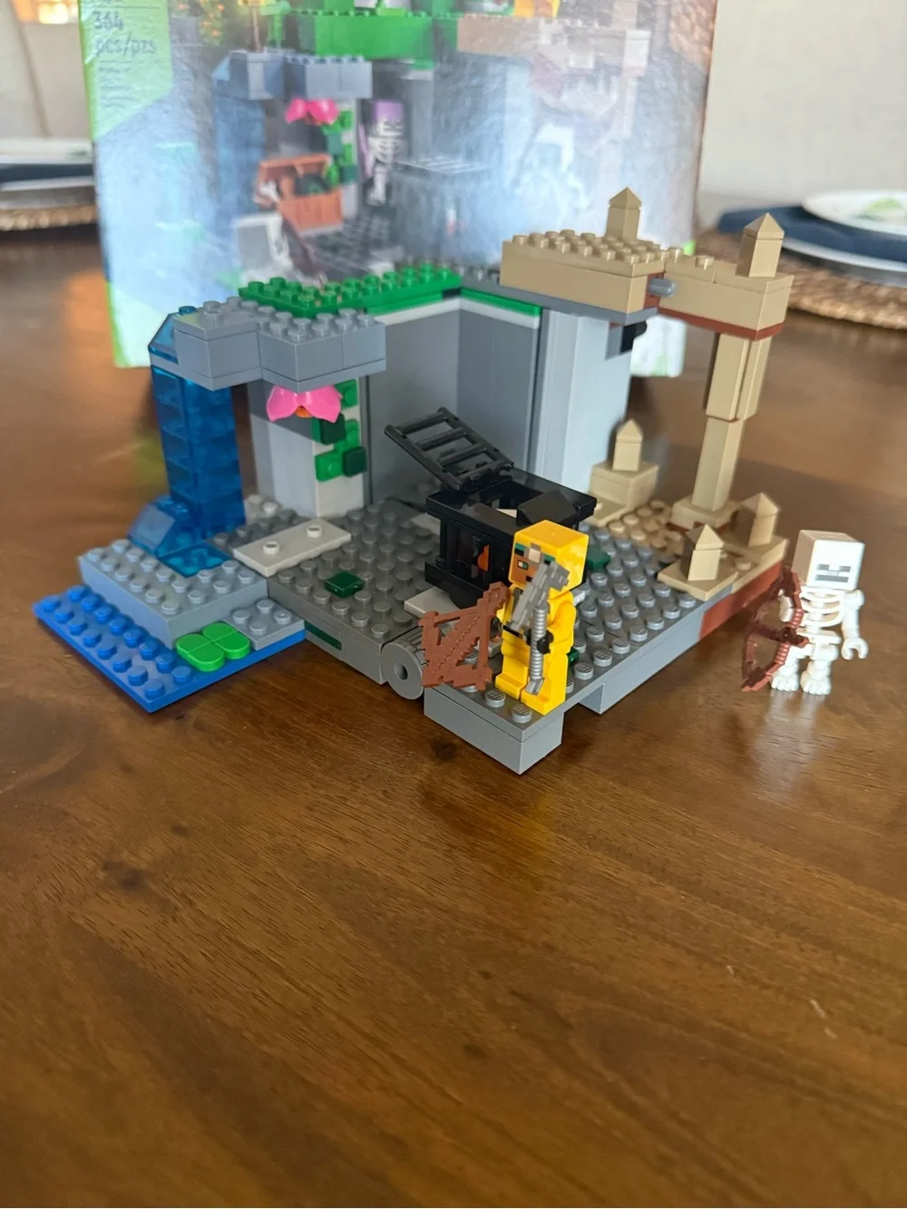 LEGO 21189 Minecraft The Skeleton Dungeon Kids Toy - Green/Grey